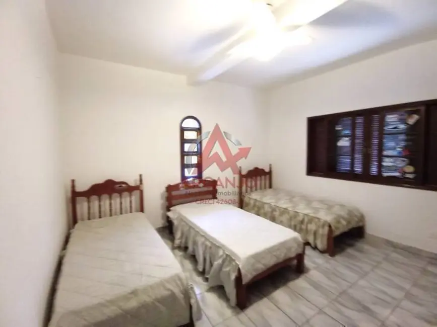 Casa com 4 quartos à venda, 220m2 em Ubatuba - SP - imagem 8 Foto 8 de Casa com 4 quartos à venda, 220m2 em Ubatuba - SP