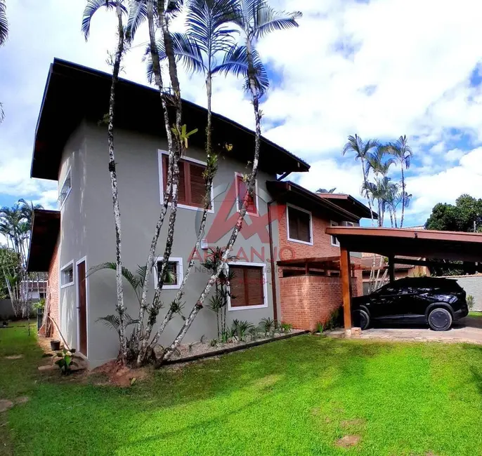 Casa com 5 quartos à venda, 215m2 em Ubatuba - SP - imagem 3 Foto 3 de Casa com 5 quartos à venda, 215m2 em Ubatuba - SP