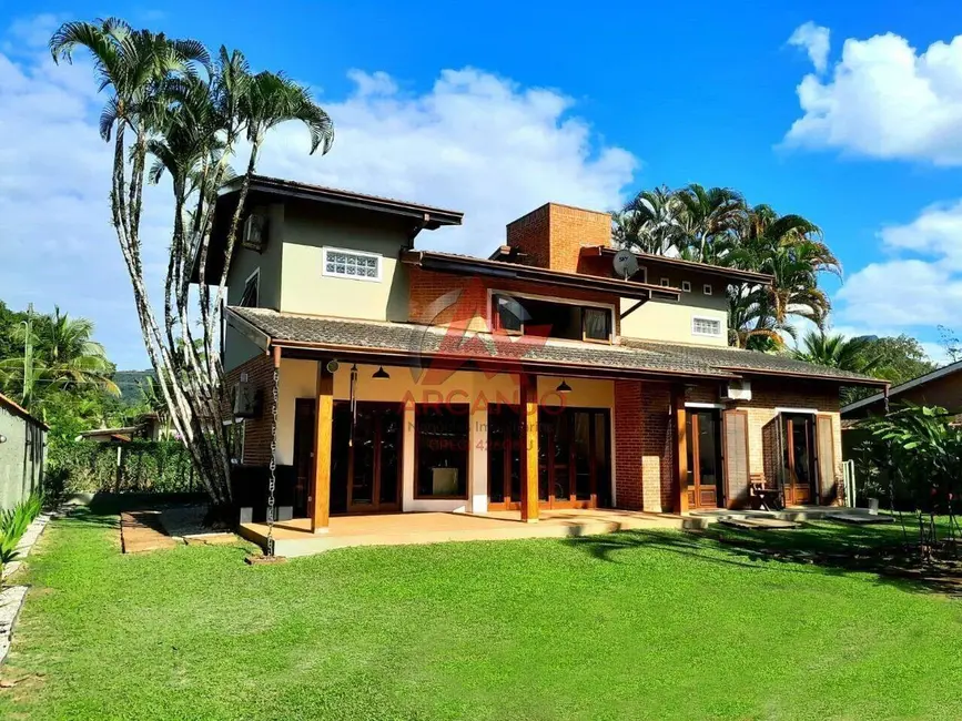 Casa com 5 quartos à venda, 215m2 em Ubatuba - SP - imagem 1 Foto 1 de Casa com 5 quartos à venda, 215m2 em Ubatuba - SP