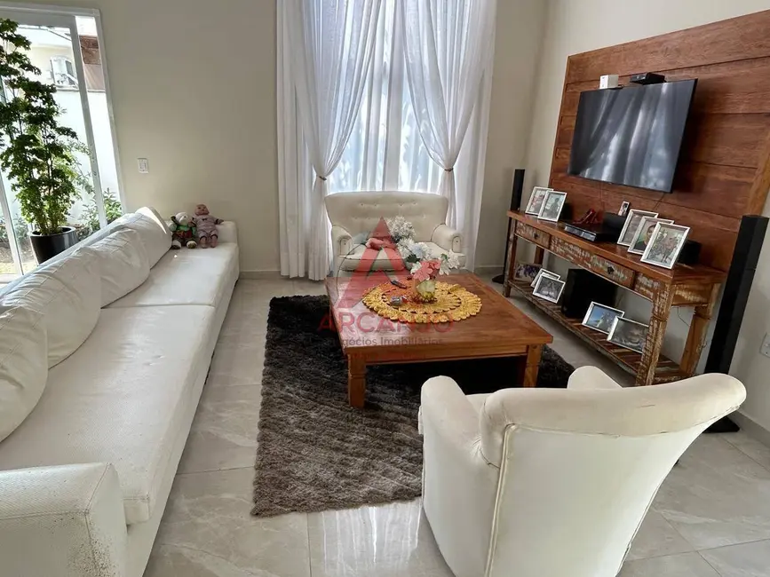 Casa com 4 quartos à venda, 302m2 em Ubatuba - SP - imagem 9 Foto 9 de Casa com 4 quartos à venda, 302m2 em Ubatuba - SP