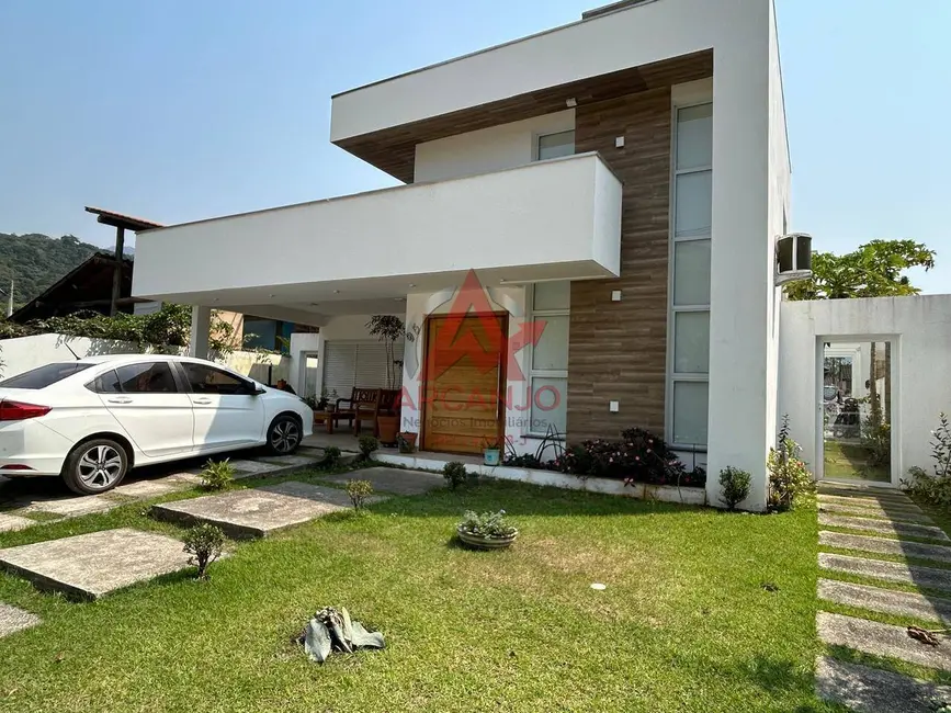 Casa com 4 quartos à venda, 302m2 em Ubatuba - SP - imagem 1 Foto 1 de Casa com 4 quartos à venda, 302m2 em Ubatuba - SP