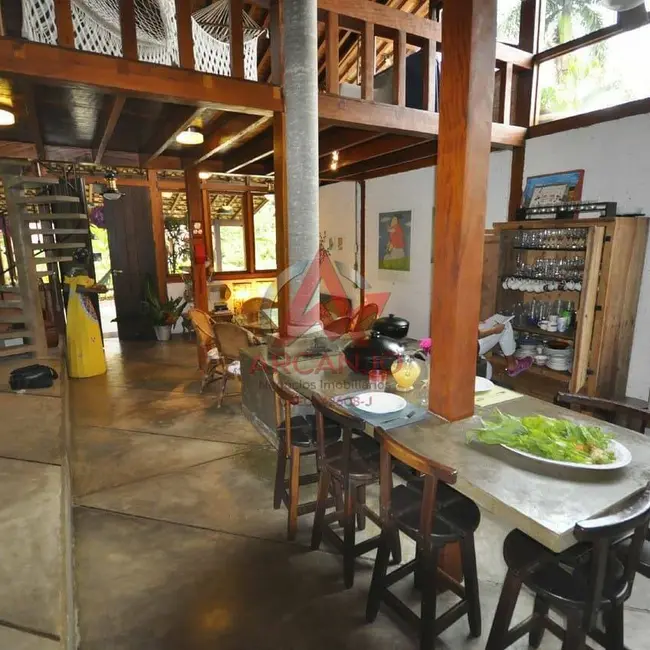 Casa com 3 quartos à venda, 360m2 em Ubatuba - SP - imagem 5 Foto 5 de Casa com 3 quartos à venda, 360m2 em Ubatuba - SP