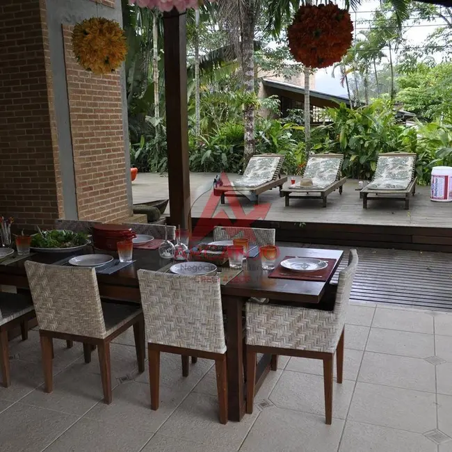 Casa com 3 quartos à venda, 360m2 em Ubatuba - SP - imagem 8 Foto 8 de Casa com 3 quartos à venda, 360m2 em Ubatuba - SP