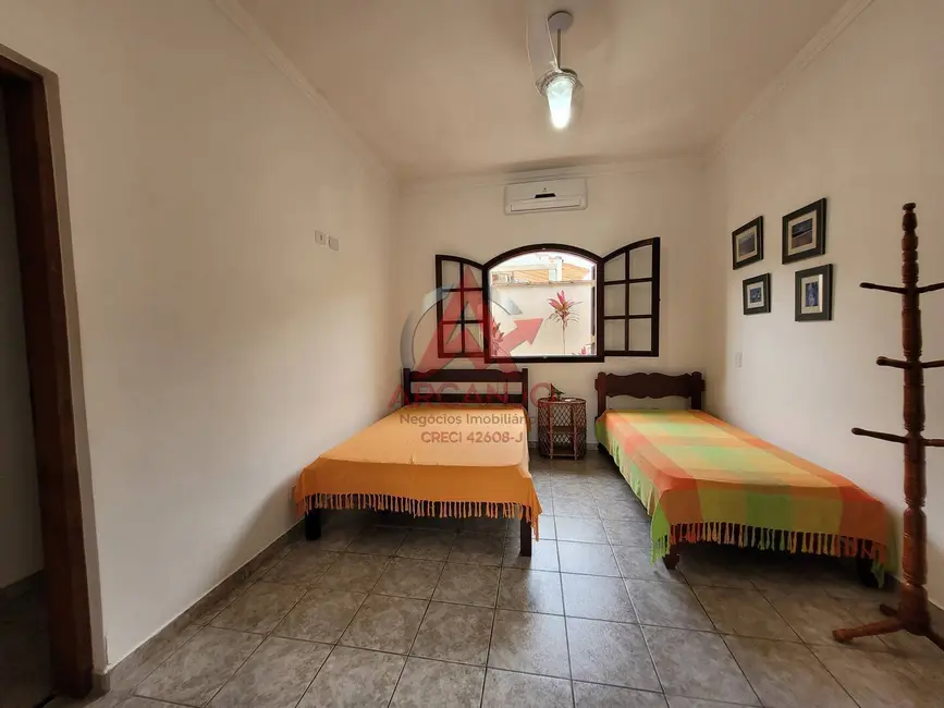 Foto 6 de Casa com 4 quartos à venda, 408m2 em Ubatuba - SP