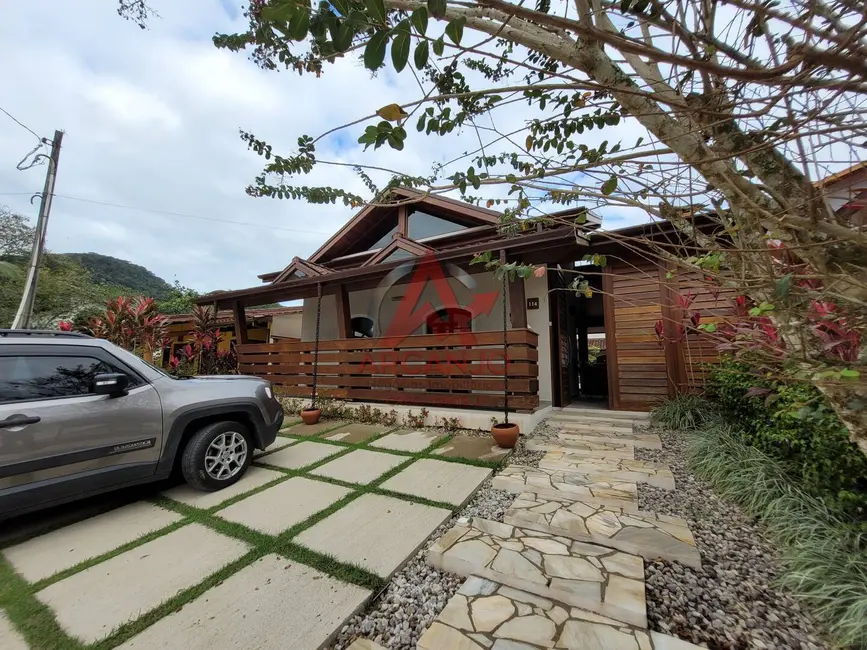 Foto 4 de Casa com 4 quartos à venda, 408m2 em Ubatuba - SP