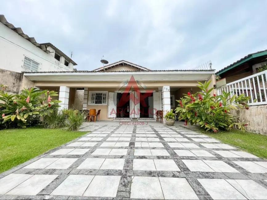 Foto 1 de Casa com 4 quartos à venda, 180m2 em Ubatuba - SP