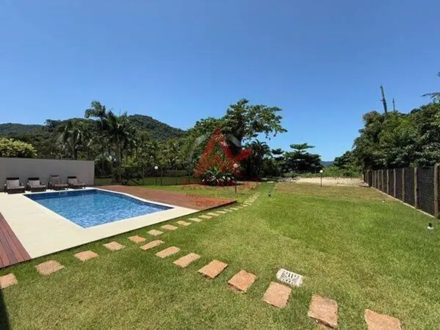 Casa com 6 quartos à venda, 773m2 em Ubatuba - SP - imagem 8 Foto 8 de Casa com 6 quartos à venda, 773m2 em Ubatuba - SP