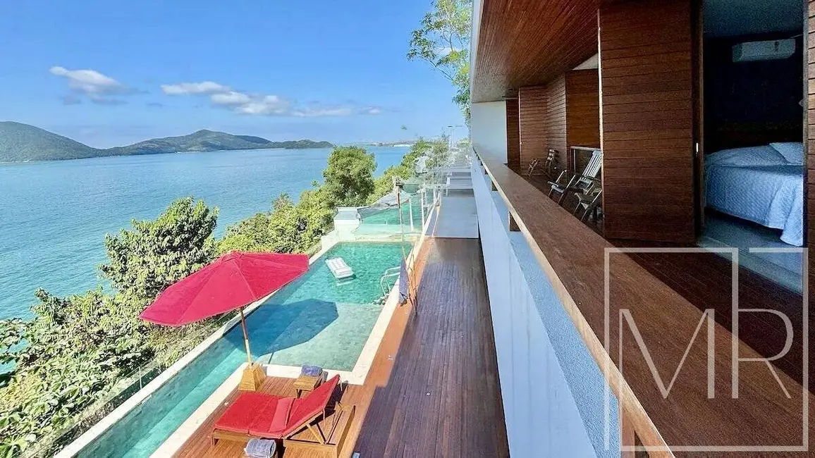 Casa com 5 quartos à venda, 470m2 em Ubatuba - SP - imagem 5 Foto 5 de Casa com 5 quartos à venda, 470m2 em Ubatuba - SP