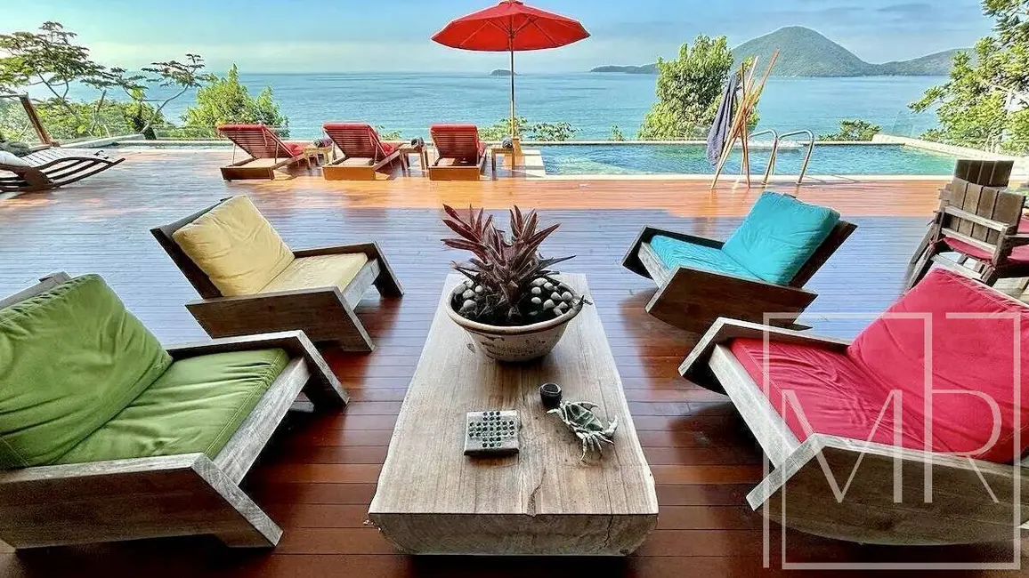 Casa com 5 quartos à venda, 470m2 em Ubatuba - SP - imagem 2 Foto 2 de Casa com 5 quartos à venda, 470m2 em Ubatuba - SP