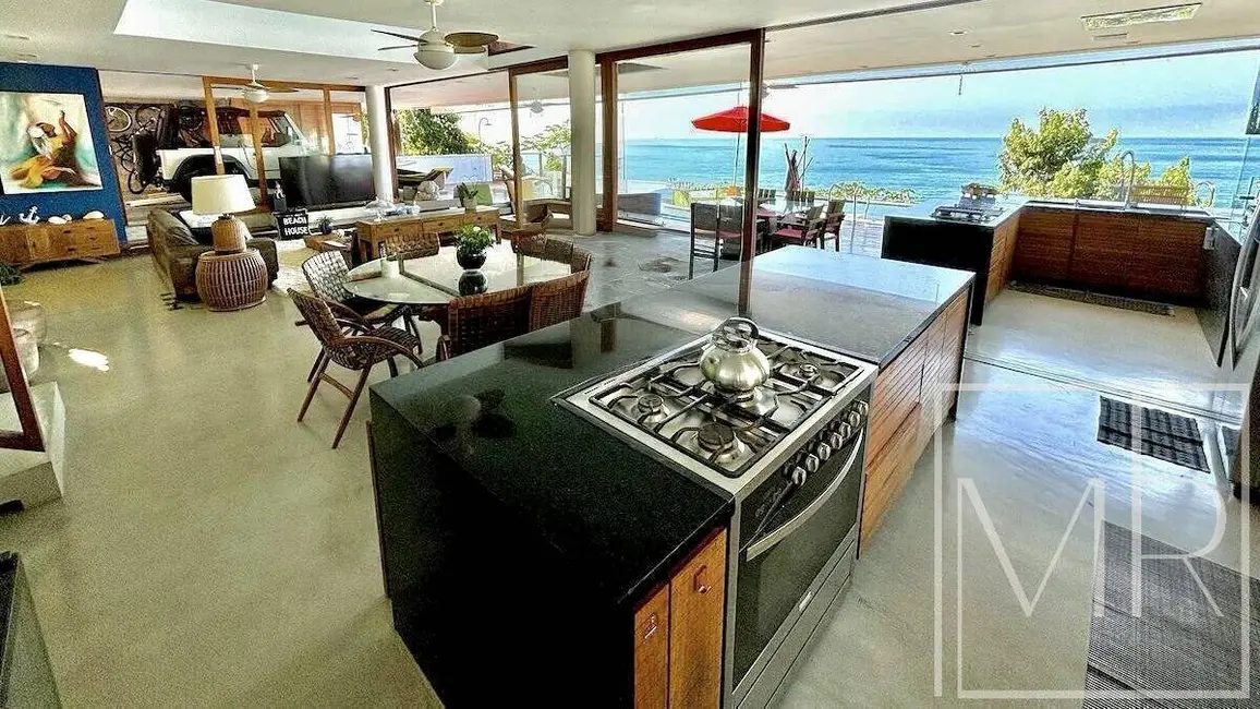 Casa com 5 quartos à venda, 470m2 em Ubatuba - SP - imagem 8 Foto 8 de Casa com 5 quartos à venda, 470m2 em Ubatuba - SP
