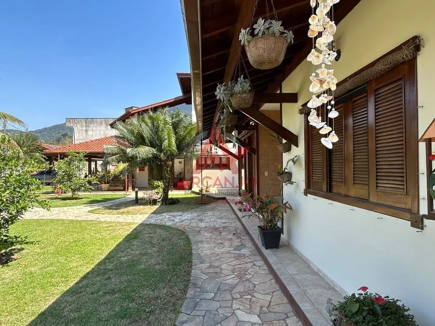 Casa com 3 quartos à venda, 249m2 em Ubatuba - SP - imagem 6 Foto 6 de Casa com 3 quartos à venda, 249m2 em Ubatuba - SP