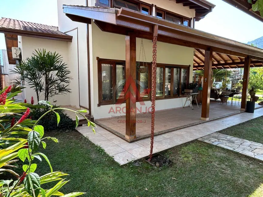 Casa com 3 quartos à venda, 249m2 em Ubatuba - SP - imagem 4 Foto 4 de Casa com 3 quartos à venda, 249m2 em Ubatuba - SP