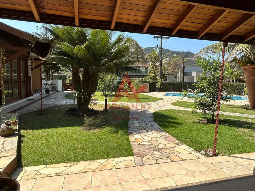 Casa com 3 quartos à venda, 249m2 em Ubatuba - SP - imagem 8 Foto 8 de Casa com 3 quartos à venda, 249m2 em Ubatuba - SP