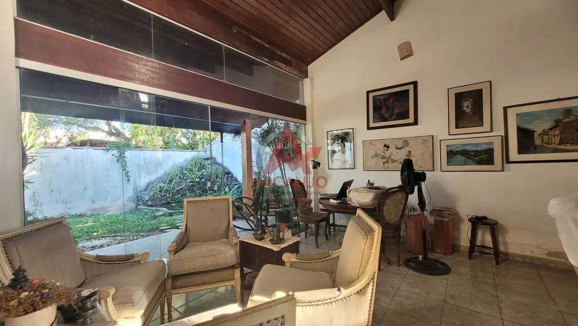 Foto 1 de Casa com 5 quartos à venda, 425m2 em Ubatuba - SP