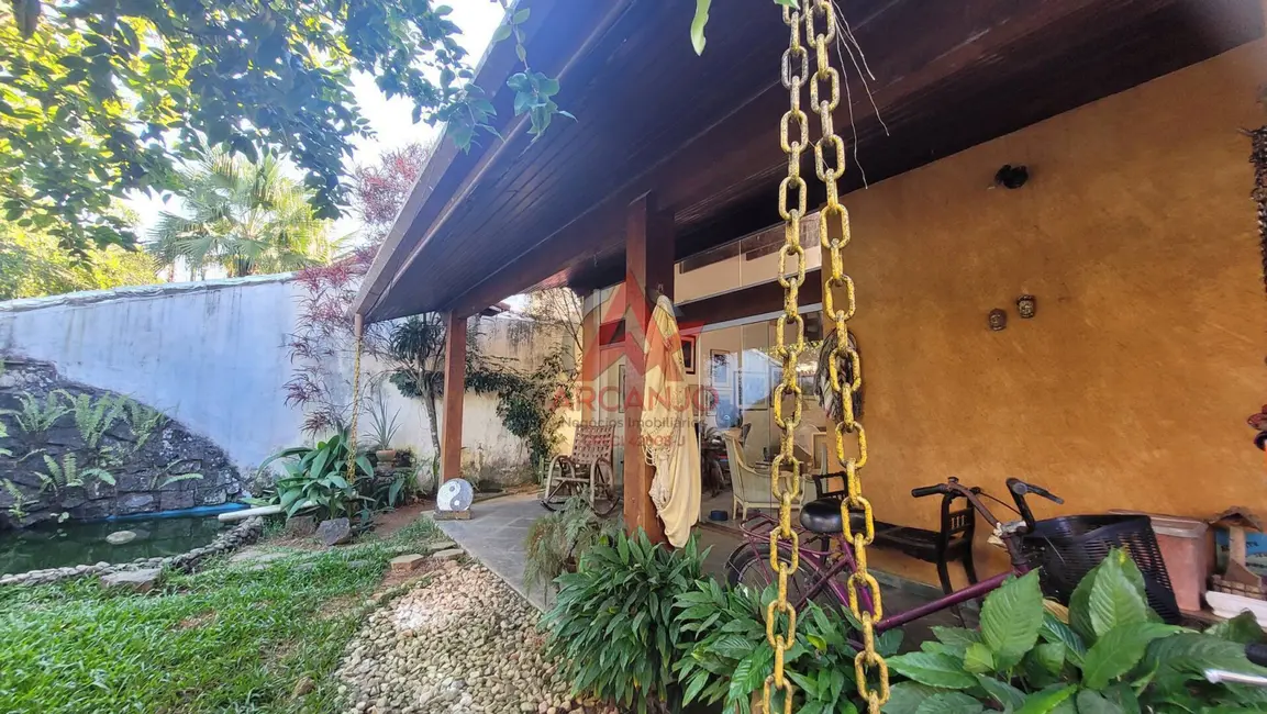 Foto 2 de Casa com 5 quartos à venda, 425m2 em Ubatuba - SP