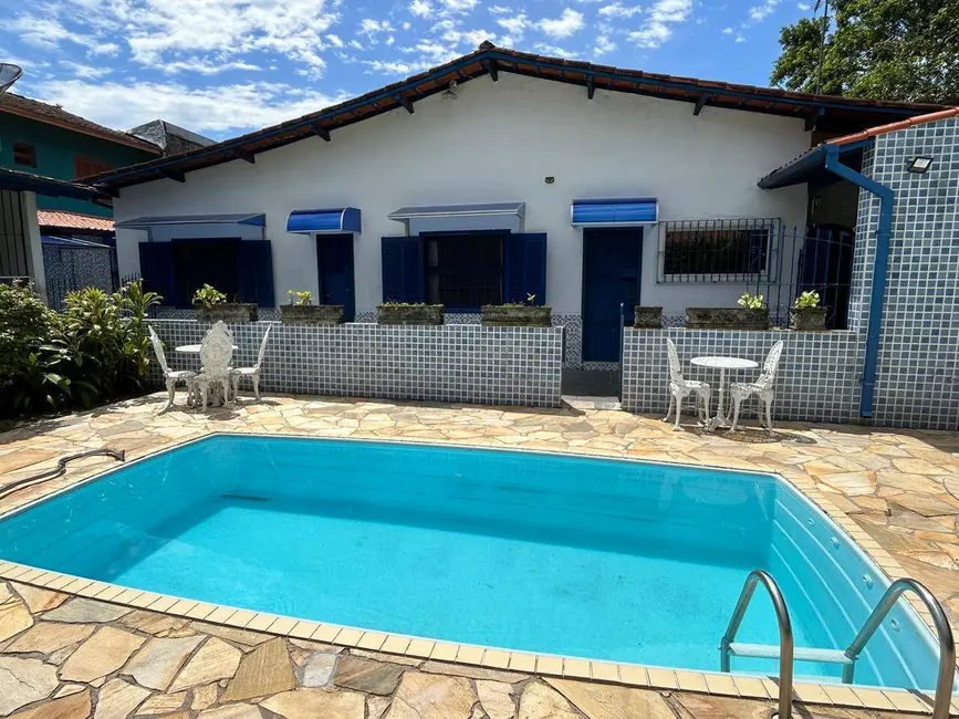 Casa com 5 quartos à venda, 405m2 em Ubatuba - SP - imagem 1 Foto 1 de Casa com 5 quartos à venda, 405m2 em Ubatuba - SP