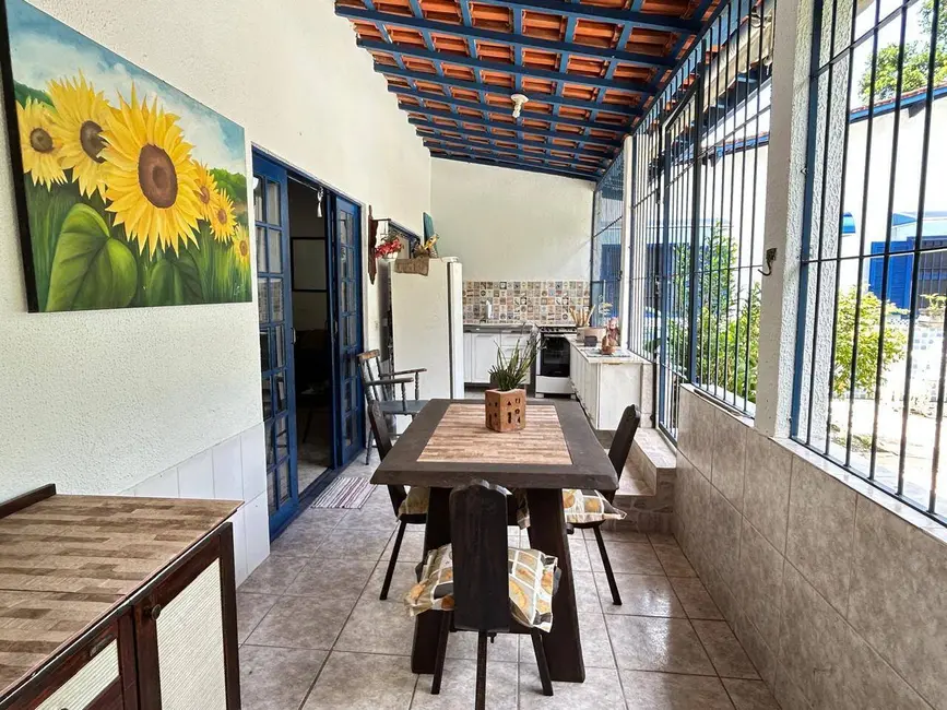 Casa com 5 quartos à venda, 405m2 em Ubatuba - SP - imagem 4 Foto 4 de Casa com 5 quartos à venda, 405m2 em Ubatuba - SP