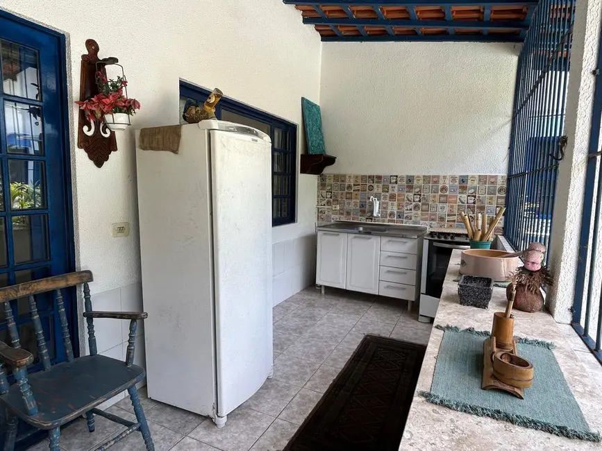 Casa com 5 quartos à venda, 405m2 em Ubatuba - SP - imagem 6 Foto 6 de Casa com 5 quartos à venda, 405m2 em Ubatuba - SP