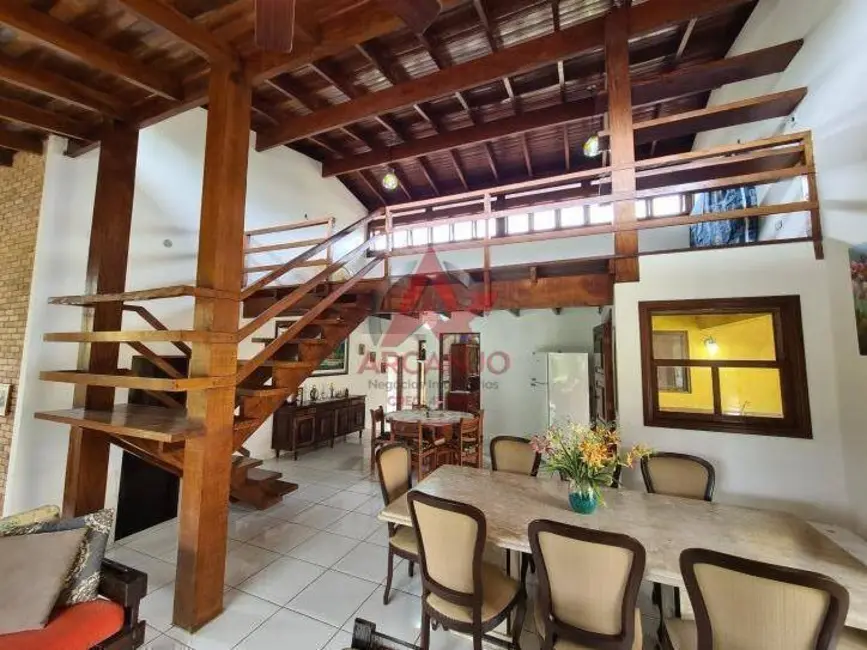 Casa com 5 quartos à venda em Ubatuba - SP - imagem 8 Foto 8 de Casa com 5 quartos à venda em Ubatuba - SP
