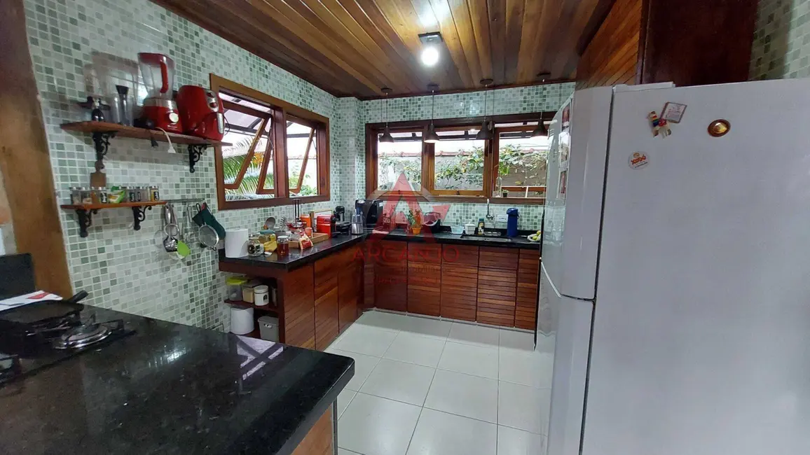 Foto 8 de Casa com 4 quartos à venda, 227m2 em Ubatuba - SP