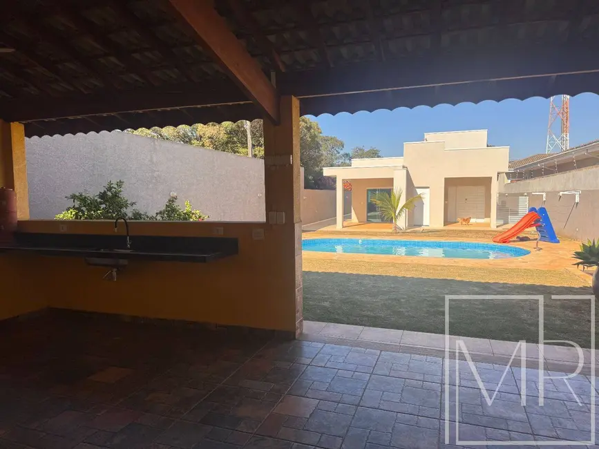 Casa com 3 quartos à venda, 653m2 em Vila Santista, Atibaia - SP - imagem 3 Foto 3 de Casa com 3 quartos à venda, 653m2 em Vila Santista, Atibaia - SP