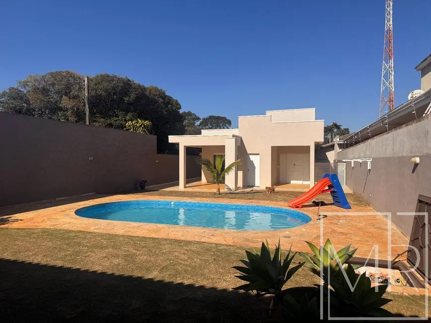 Casa com 3 quartos à venda, 653m2 em Vila Santista, Atibaia - SP - imagem 1 Foto 1 de Casa com 3 quartos à venda, 653m2 em Vila Santista, Atibaia - SP