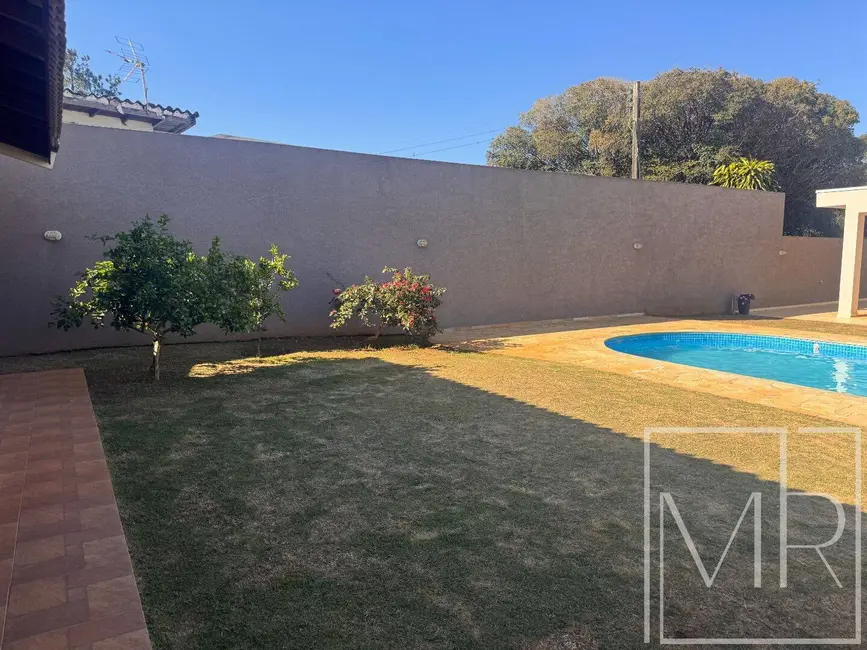 Casa com 3 quartos à venda, 653m2 em Vila Santista, Atibaia - SP - imagem 2 Foto 2 de Casa com 3 quartos à venda, 653m2 em Vila Santista, Atibaia - SP