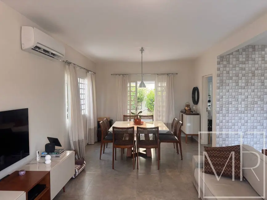 Casa com 3 quartos à venda, 222m2 em Jardim das Flores, Atibaia - SP - imagem 8 Foto 8 de Casa com 3 quartos à venda, 222m2 em Jardim das Flores, Atibaia - SP