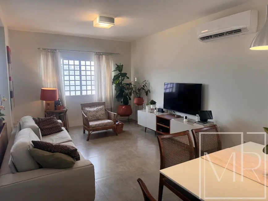 Casa com 3 quartos à venda, 222m2 em Jardim das Flores, Atibaia - SP - imagem 4 Foto 4 de Casa com 3 quartos à venda, 222m2 em Jardim das Flores, Atibaia - SP