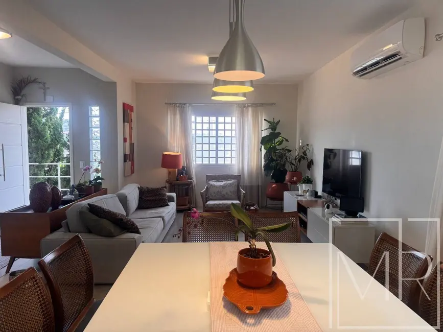 Casa com 3 quartos à venda, 222m2 em Jardim das Flores, Atibaia - SP - imagem 2 Foto 2 de Casa com 3 quartos à venda, 222m2 em Jardim das Flores, Atibaia - SP