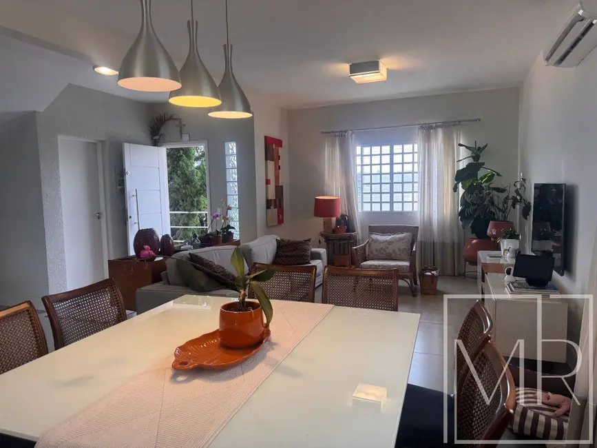 Casa com 3 quartos à venda, 222m2 em Jardim das Flores, Atibaia - SP - imagem 5 Foto 5 de Casa com 3 quartos à venda, 222m2 em Jardim das Flores, Atibaia - SP