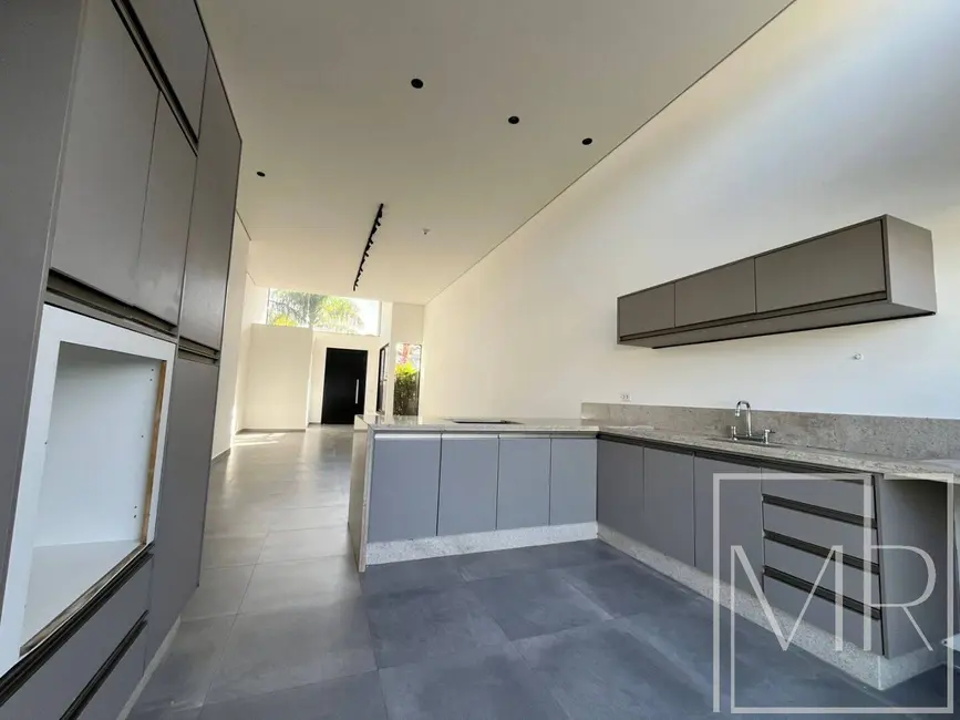 Casa de Condomínio com 3 quartos à venda, 523m2 em Vila Santista, Atibaia - SP - imagem 9 Foto 9 de Casa de Condomínio com 3 quartos à venda, 523m2 em Vila Santista, Atibaia - SP