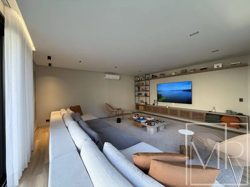 Casa de Condomínio com 5 quartos à venda, 916m2 em Condomínio Porto Atibaia, Atibaia - SP - imagem 6 Foto 6 de Casa de Condomínio com 5 quartos à venda, 916m2 em Condomínio Porto Atibaia, Atibaia - SP