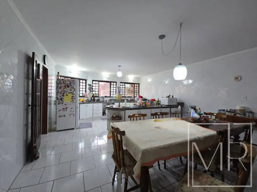 Casa com 4 quartos à venda, 300m2 em Jardim do Lago, Atibaia - SP - imagem 6 Foto 6 de Casa com 4 quartos à venda, 300m2 em Jardim do Lago, Atibaia - SP