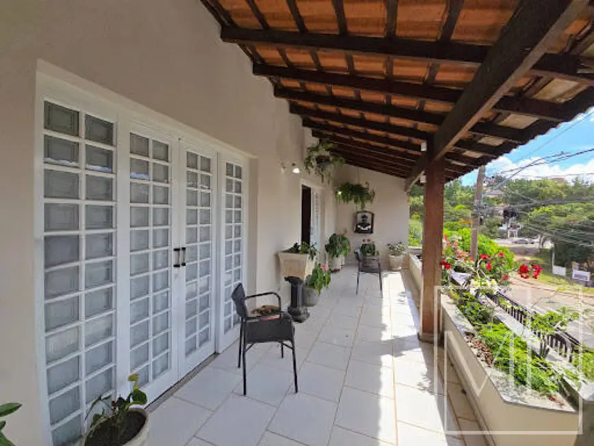Casa com 4 quartos à venda, 300m2 em Jardim do Lago, Atibaia - SP - imagem 1 Foto 1 de Casa com 4 quartos à venda, 300m2 em Jardim do Lago, Atibaia - SP