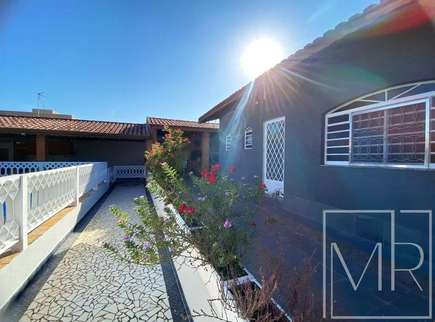 Casa com 3 quartos à venda, 492m2 em Jardim Alvinópolis, Atibaia - SP - imagem 5 Foto 5 de Casa com 3 quartos à venda, 492m2 em Jardim Alvinópolis, Atibaia - SP