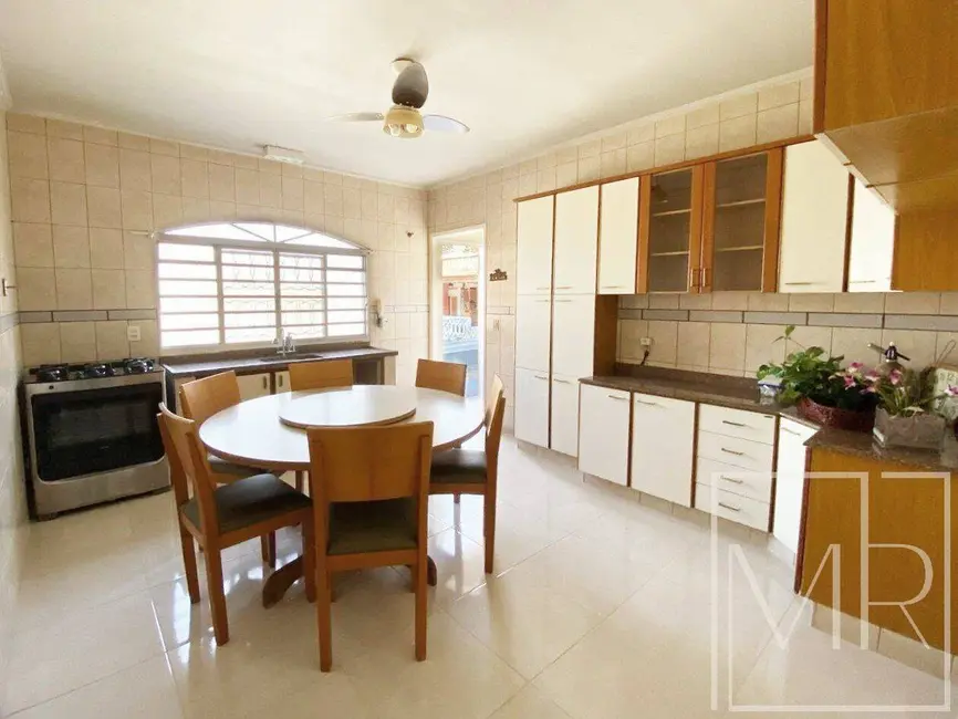 Casa com 3 quartos à venda, 492m2 em Jardim Alvinópolis, Atibaia - SP - imagem 6 Foto 6 de Casa com 3 quartos à venda, 492m2 em Jardim Alvinópolis, Atibaia - SP