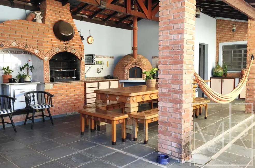 Casa com 3 quartos à venda, 492m2 em Jardim Alvinópolis, Atibaia - SP - imagem 3 Foto 3 de Casa com 3 quartos à venda, 492m2 em Jardim Alvinópolis, Atibaia - SP