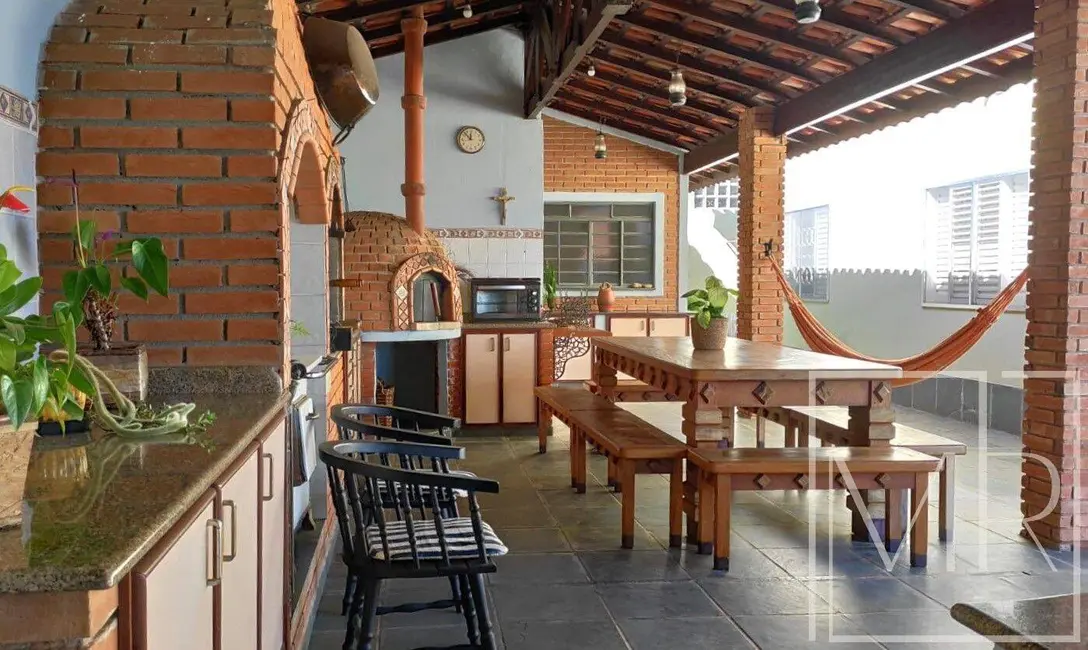 Casa com 3 quartos à venda, 492m2 em Jardim Alvinópolis, Atibaia - SP - imagem 9 Foto 9 de Casa com 3 quartos à venda, 492m2 em Jardim Alvinópolis, Atibaia - SP
