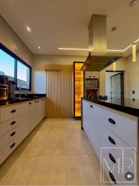 Casa com 3 quartos à venda, 360m2 em Vila Santista, Atibaia - SP - imagem 5 Foto 5 de Casa com 3 quartos à venda, 360m2 em Vila Santista, Atibaia - SP
