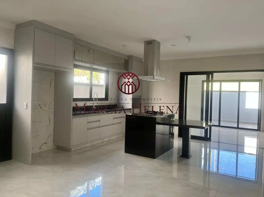 Casa de Condomínio com 4 quartos à venda, 244m2 em Pinheiro, Valinhos - SP - imagem 2 Foto 2 de Casa de Condomínio com 4 quartos à venda, 244m2 em Pinheiro, Valinhos - SP