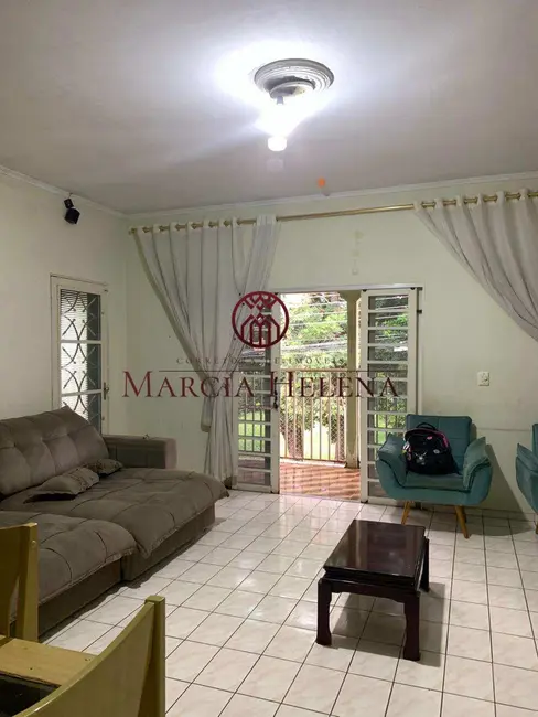 Casa com 3 quartos à venda, 250m2 em Jardim Carlos Lourenço, Campinas - SP - imagem 3 Foto 3 de Casa com 3 quartos à venda, 250m2 em Jardim Carlos Lourenço, Campinas - SP