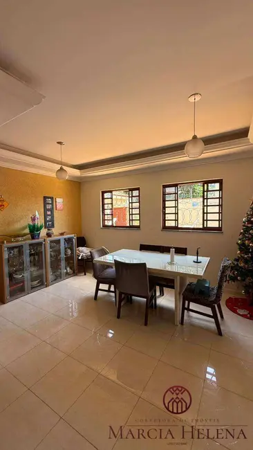 Foto 2 de Casa com 3 quartos à venda, 370m2 em Paulinia - SP