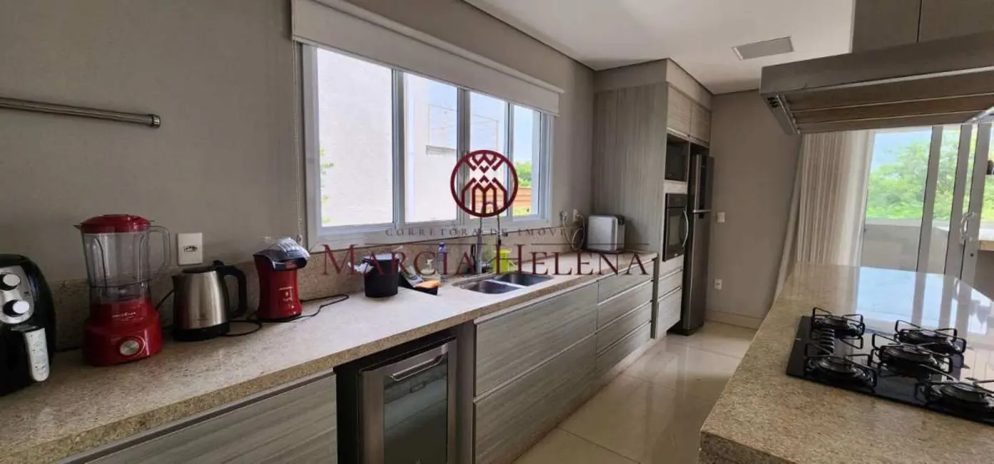 Casa de Condomínio com 3 quartos à venda, 250m2 em Parque das Quaresmeiras, Campinas - SP - imagem 8 Foto 8 de Casa de Condomínio com 3 quartos à venda, 250m2 em Parque das Quaresmeiras, Campinas - SP