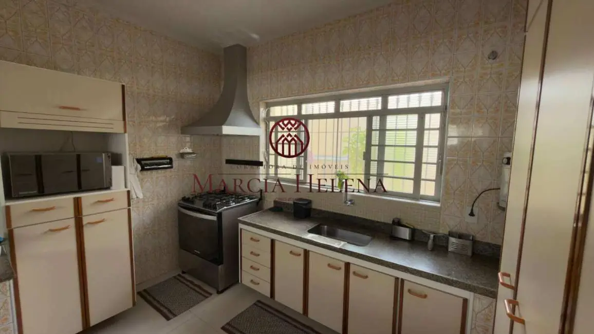 Casa com 3 quartos à venda, 244m2 em Jardim Paulicéia, Campinas - SP - imagem 6 Foto 6 de Casa com 3 quartos à venda, 244m2 em Jardim Paulicéia, Campinas - SP