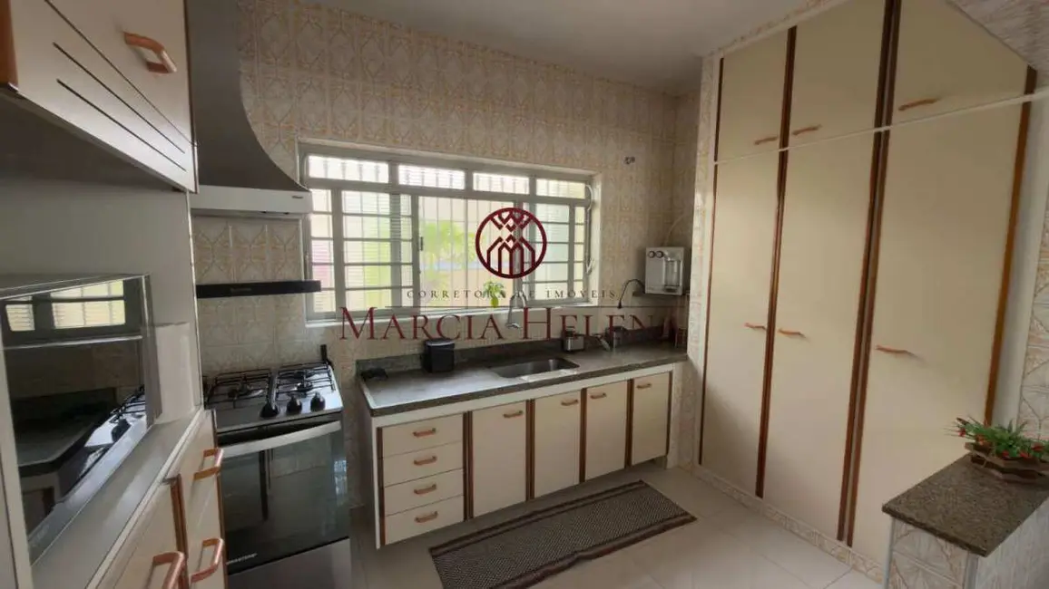 Casa com 3 quartos à venda, 244m2 em Jardim Paulicéia, Campinas - SP - imagem 5 Foto 5 de Casa com 3 quartos à venda, 244m2 em Jardim Paulicéia, Campinas - SP