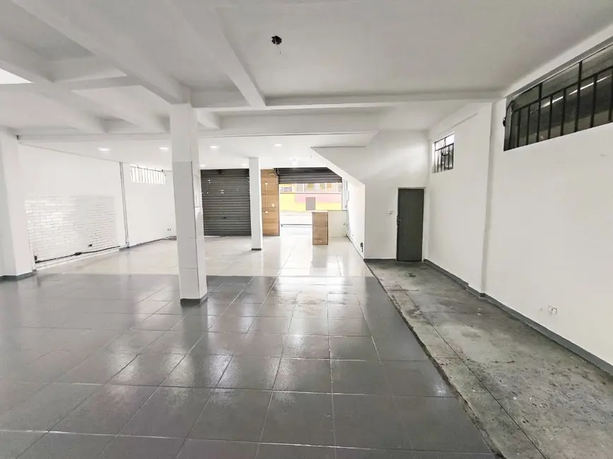 Loja para alugar, 110m2 em Novo Mundo, Curitiba - PR - imagem 9 Foto 9 de Loja para alugar, 110m2 em Novo Mundo, Curitiba - PR