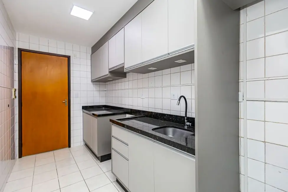 Foto 4 de Apartamento com 3 quartos para alugar, 58m2 em Sítio Cercado, Curitiba - PR