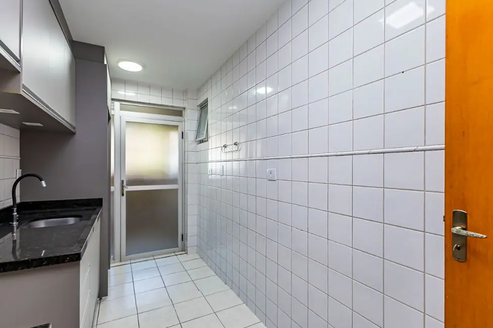 Foto 7 de Apartamento com 3 quartos para alugar, 58m2 em Sítio Cercado, Curitiba - PR