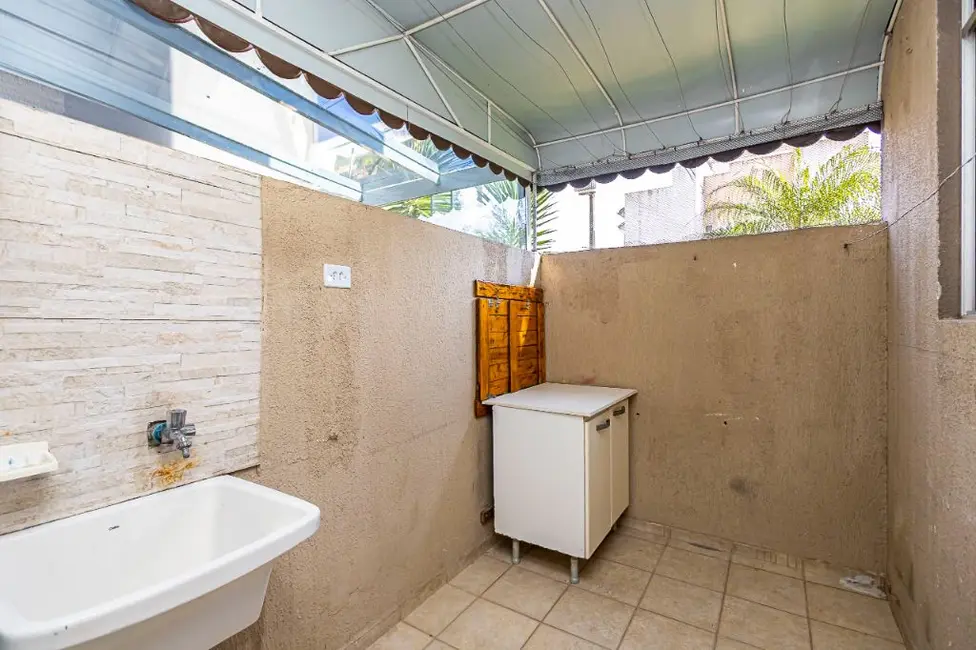 Foto 13 de Apartamento com 3 quartos para alugar, 58m2 em Sítio Cercado, Curitiba - PR
